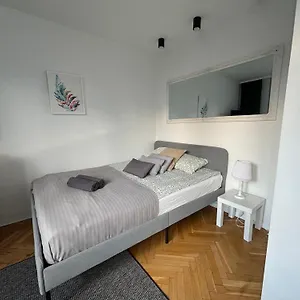  Apartament Super żelazna 83-85